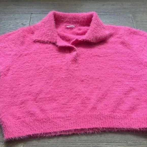 Garage | Fuzzy hot pink Barbie inspired cropped sweater - Picture 2 of 9